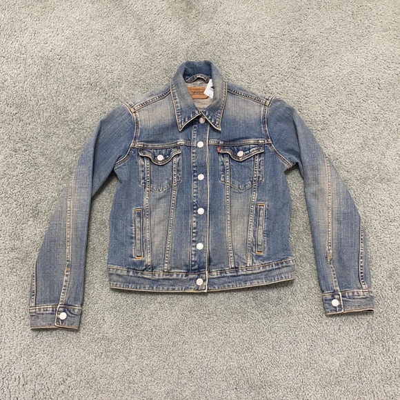 Levi’s vintage Y2K trucker style jean jacket snap closure stretch denim
